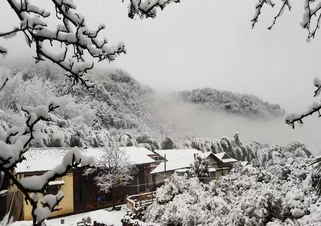 Zhangjiajie Yueranju Hostel Екстериор снимка